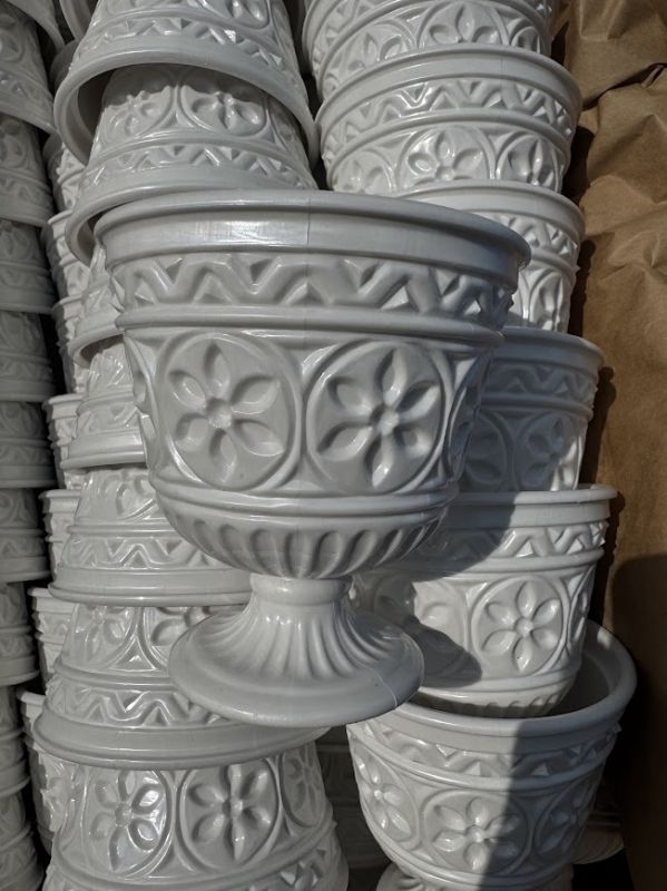 Кашпо на ніжці 
